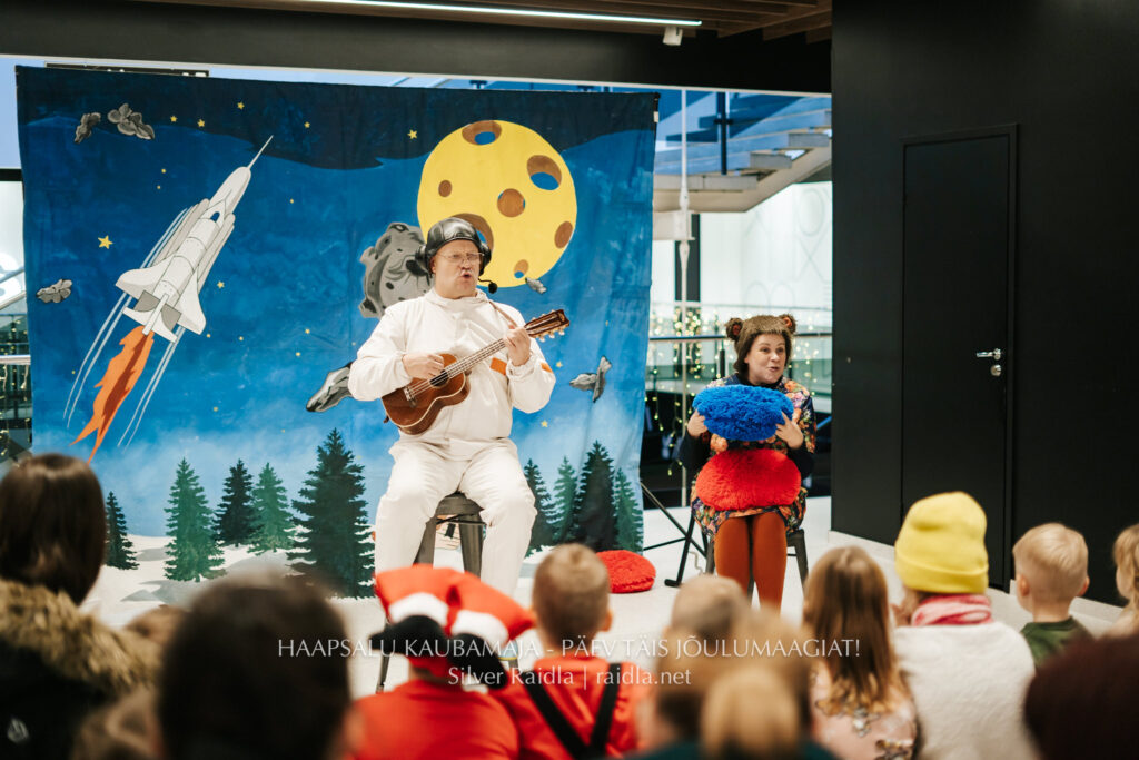 Haapsalu_Kaubamaja_jõul_2023_-_002_(Silver_Raidla)