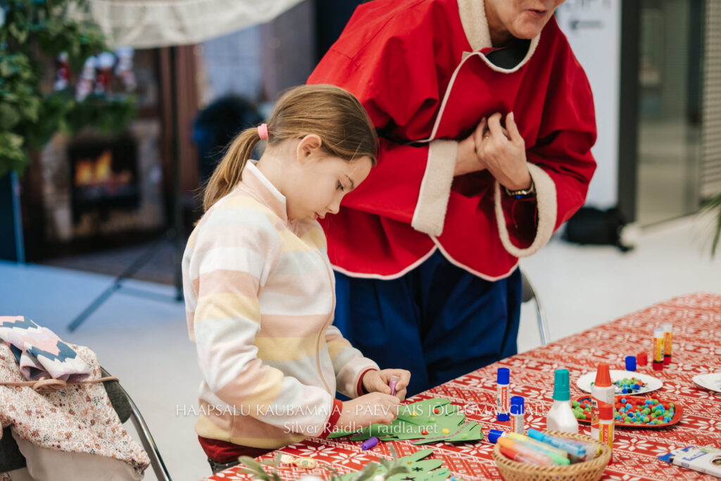 Haapsalu_Kaubamaja_jõul_2023_-_010_(Silver_Raidla)