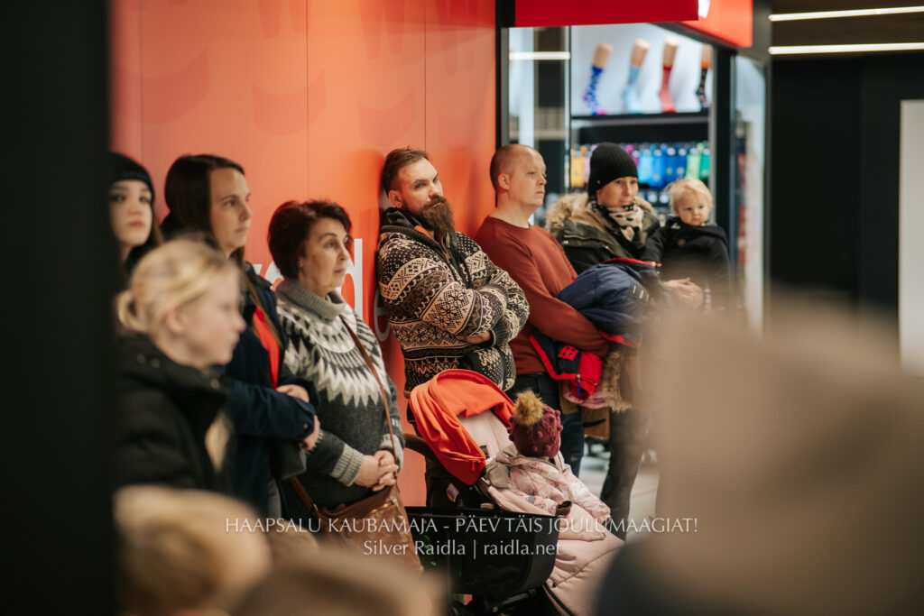 Haapsalu_Kaubamaja_jõul_2023_-_017_(Silver_Raidla)