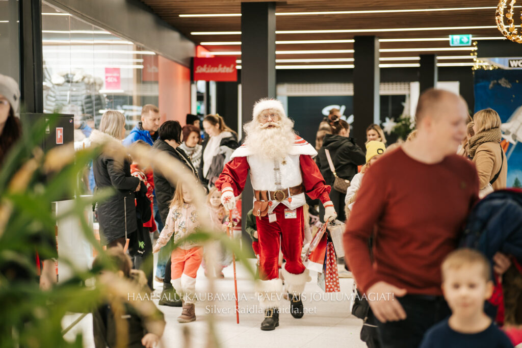 Haapsalu_Kaubamaja_jõul_2023_-_018_(Silver_Raidla)
