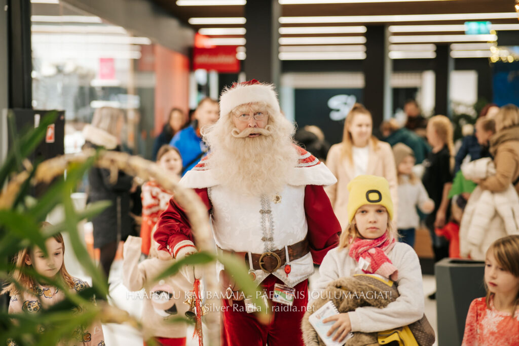 Haapsalu_Kaubamaja_jõul_2023_-_019_(Silver_Raidla)