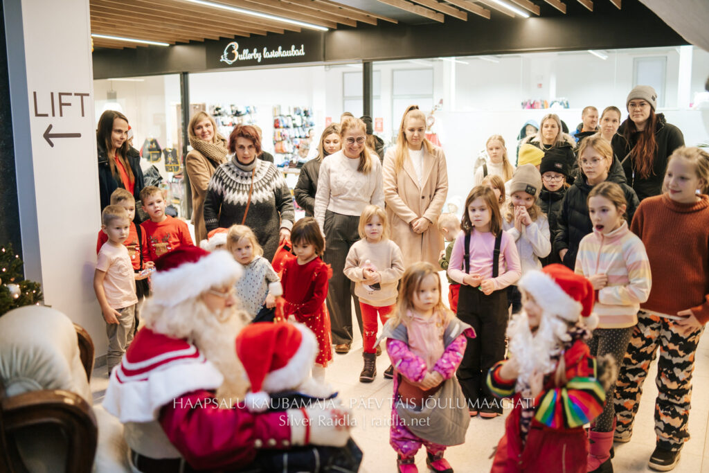 Haapsalu_Kaubamaja_jõul_2023_-_020_(Silver_Raidla)