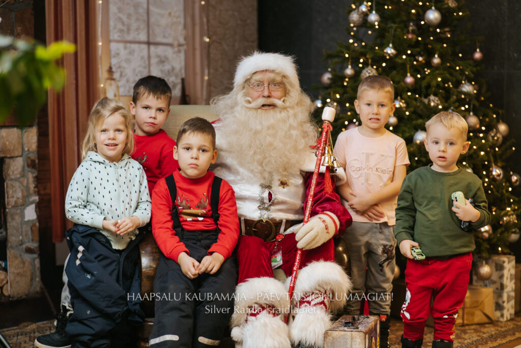 Haapsalu_Kaubamaja_jõul_2023_-_023_(Silver_Raidla)