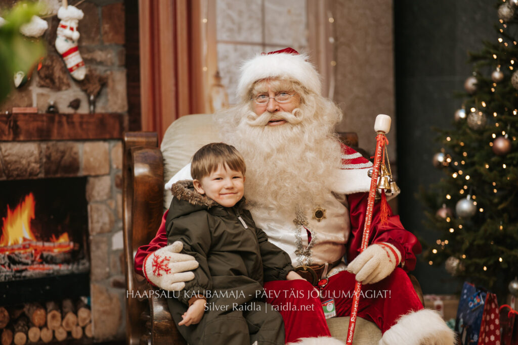 Haapsalu_Kaubamaja_jõul_2023_-_027_(Silver_Raidla)