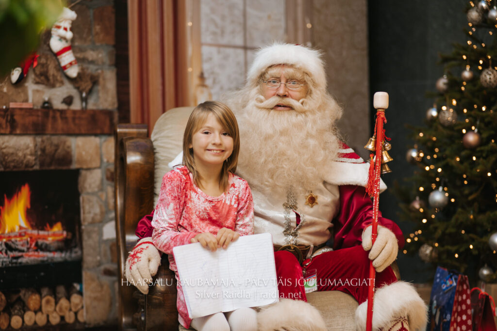 Haapsalu_Kaubamaja_jõul_2023_-_030_(Silver_Raidla)