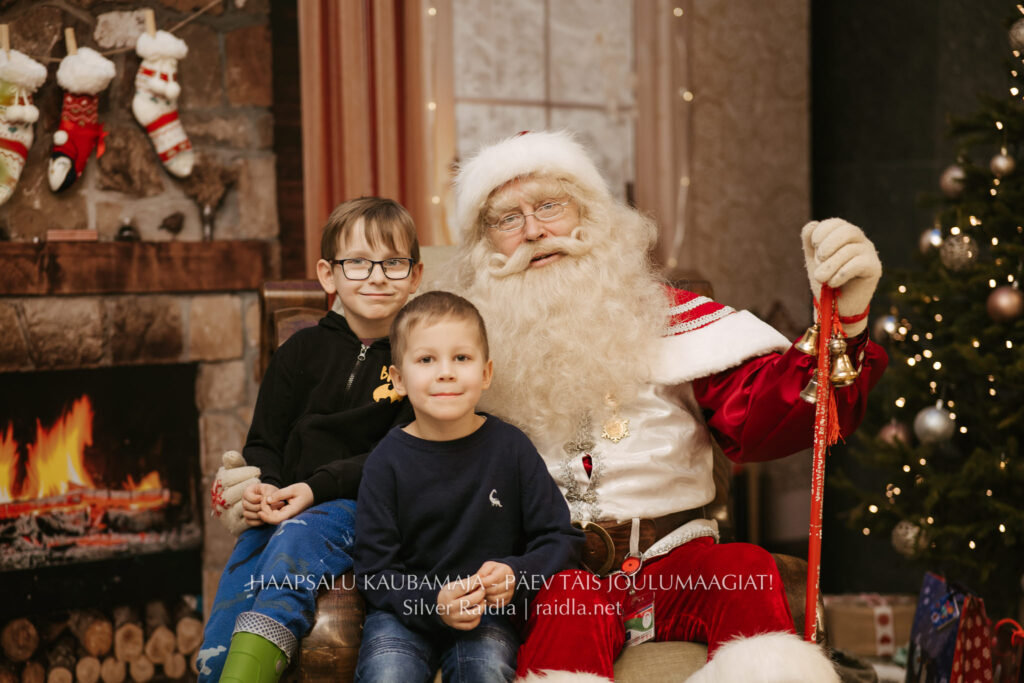 Haapsalu_Kaubamaja_jõul_2023_-_035_(Silver_Raidla)