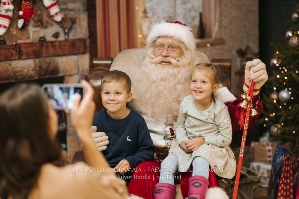 Haapsalu_Kaubamaja_jõul_2023_-_041_(Silver_Raidla)