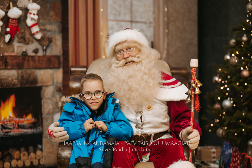 Haapsalu_Kaubamaja_jõul_2023_-_045_(Silver_Raidla)