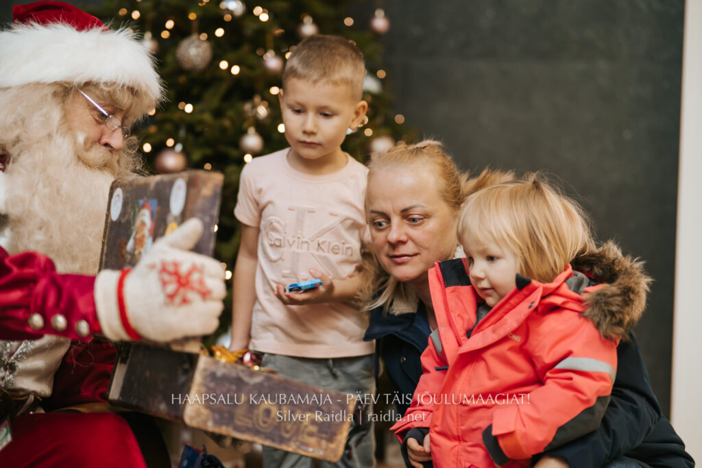 Haapsalu_Kaubamaja_jõul_2023_-_051_(Silver_Raidla)