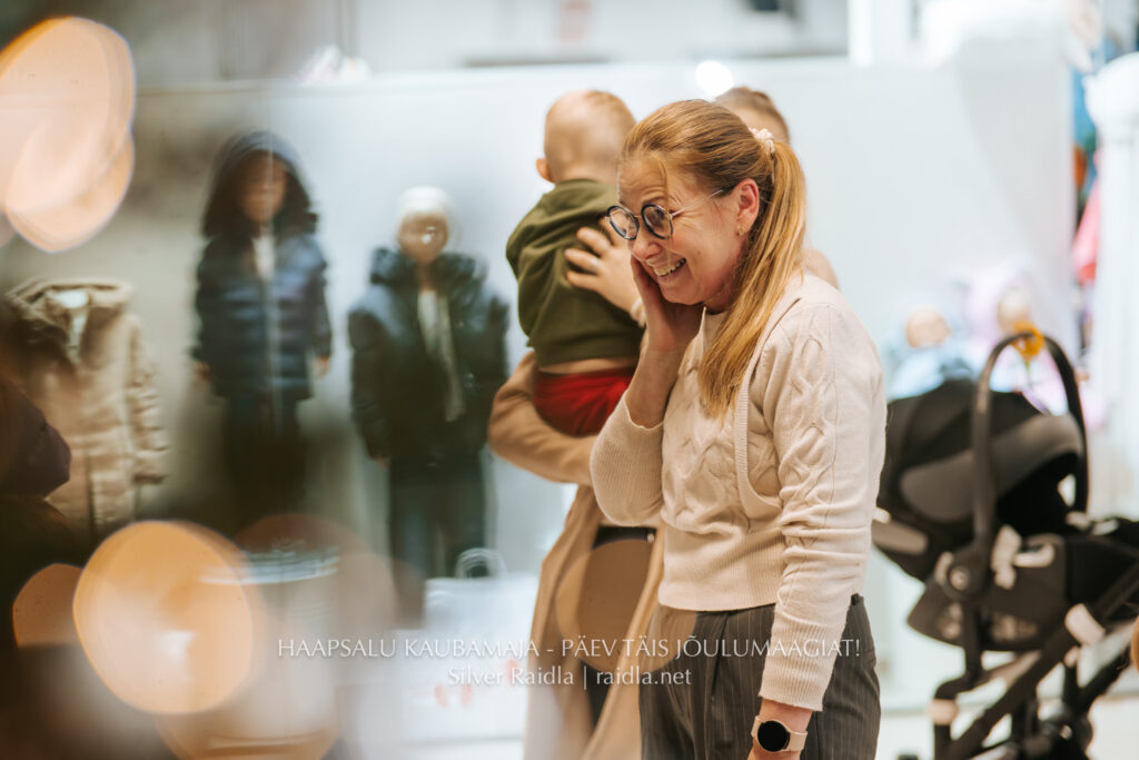 Haapsalu_Kaubamaja_jõul_2023_-_063_(Silver_Raidla)