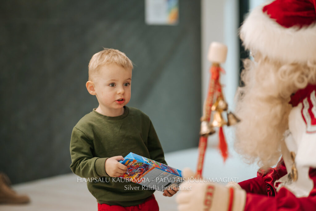 Haapsalu_Kaubamaja_jõul_2023_-_071_(Silver_Raidla)