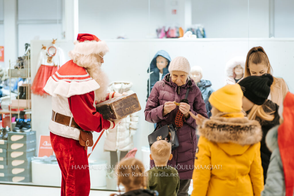 Haapsalu_Kaubamaja_jõul_2023_-_080_(Silver_Raidla)